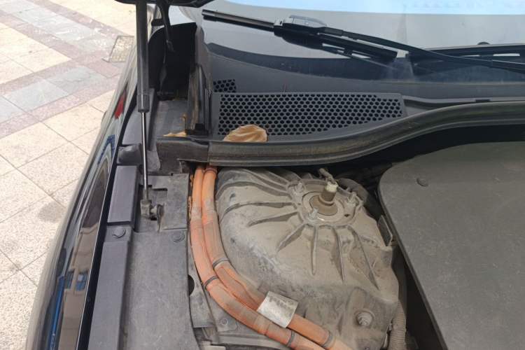 Used Nio ET7 2022 75 kWh Engine Bay Right