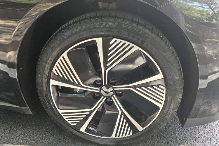 Used Nio ET7 2022 100 kWh Exterior 9