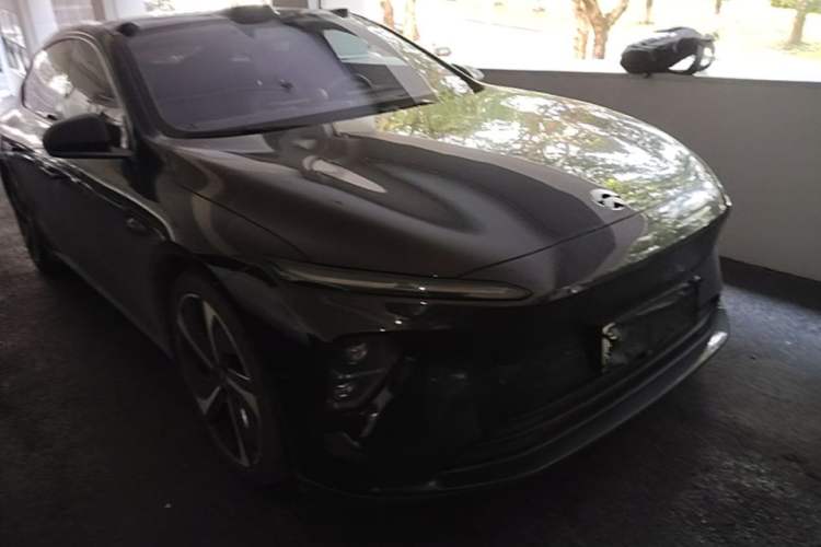 Used Nio ET7 2022 75 kWh Front Right 45 Deg