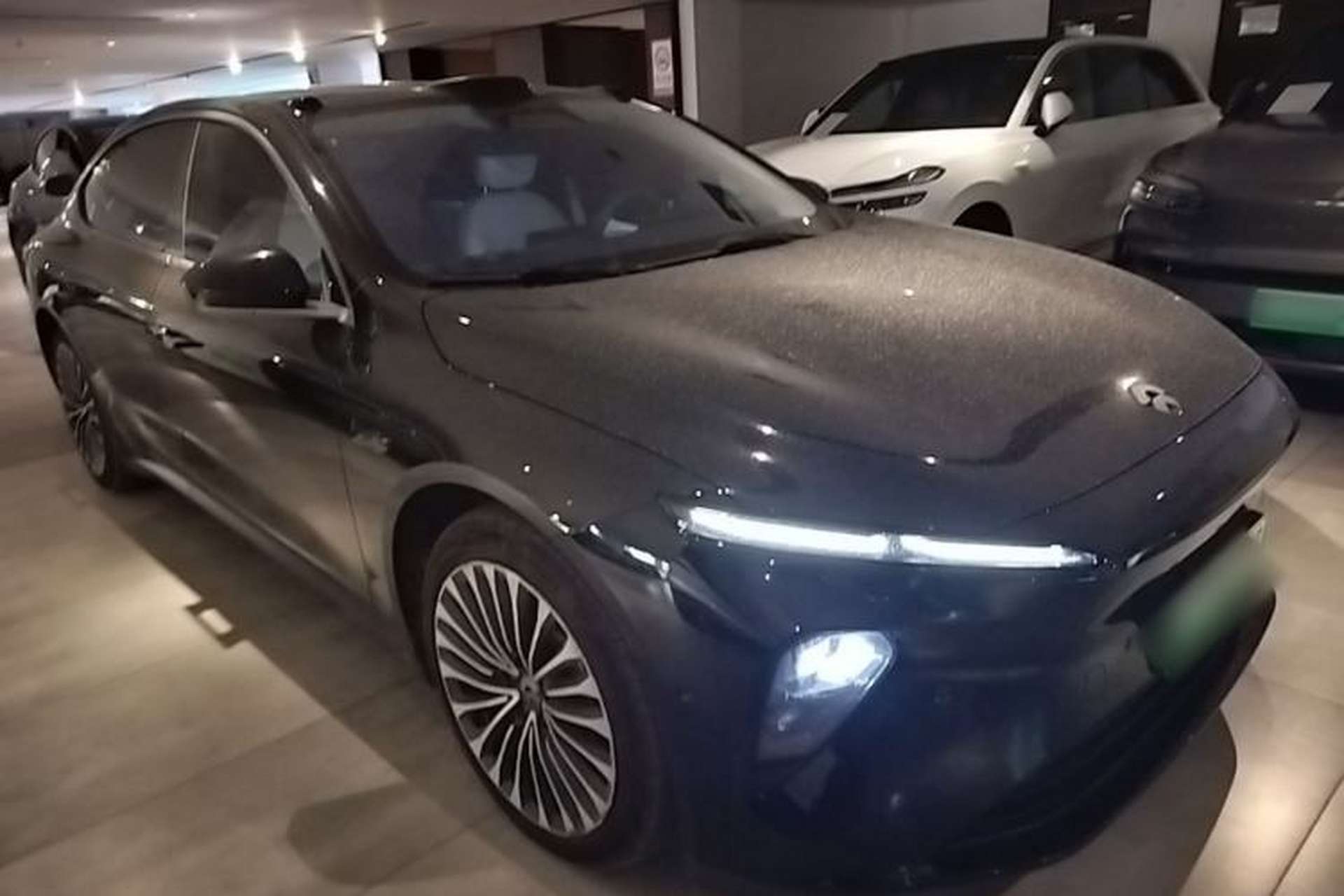 Used Nio ET7 2022 75 kWh Front Right 45 Deg