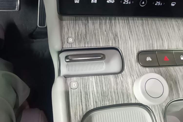Used Nio ET7 2022 100kWh First Edition Gear Lever