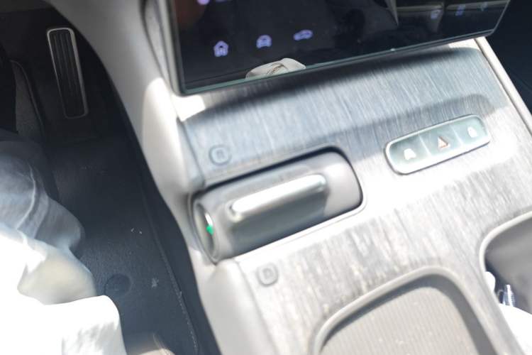 Used Nio ET7 2022 75 kWh Gear Lever