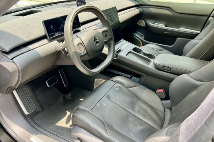 Used Nio ET7 2022 75 kWh Interior 2