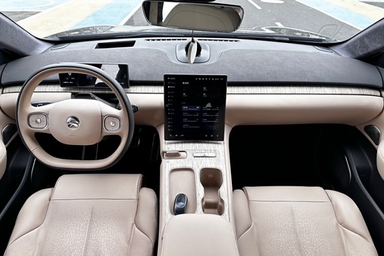 Used Nio ET7 2022 75 kWh Interior 2