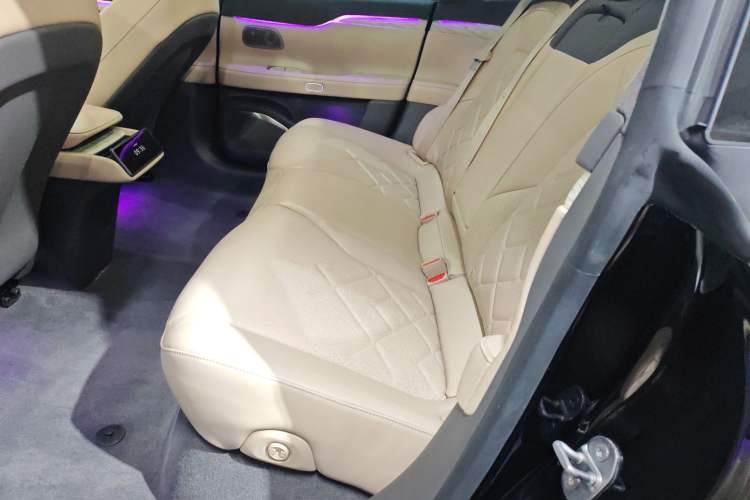 Used Nio ET7 2022 100 kWh Interior 4