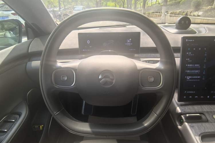 Used Nio ET7 2022 100 kWh Interior 4
