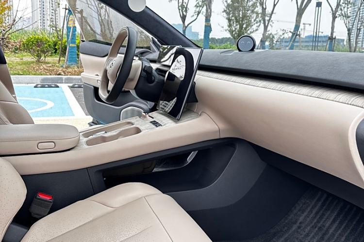 Used Nio ET7 2022 75 kWh Interior 6