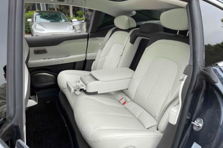 Used Nio ET7 2022 75 kWh Interior 6