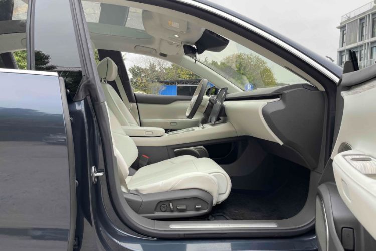 Used Nio ET7 2022 75 kWh Interior 8