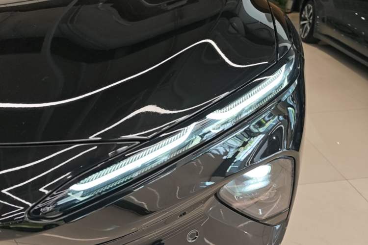 Used Nio ET7 2022 75 kWh Left Front Headlight