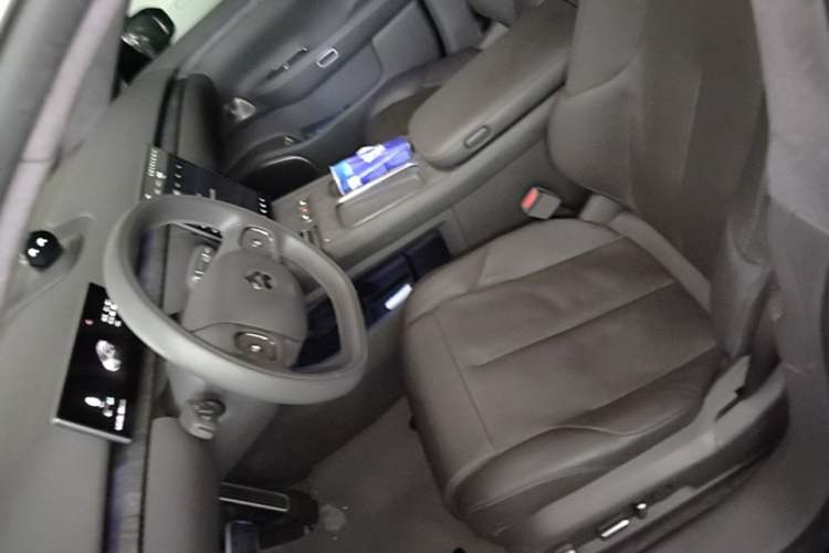 Used Nio ET7 2022 75 kWh Left Front Seat