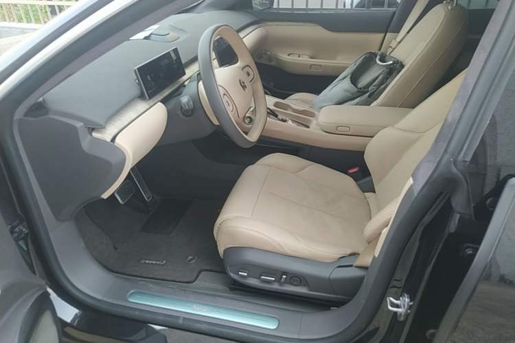 Used Nio ET7 2022 75 kWh Left Front Seat