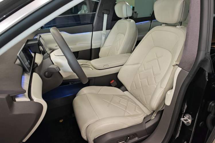 Used Nio ET7 2022 75 kWh Left Front Seat