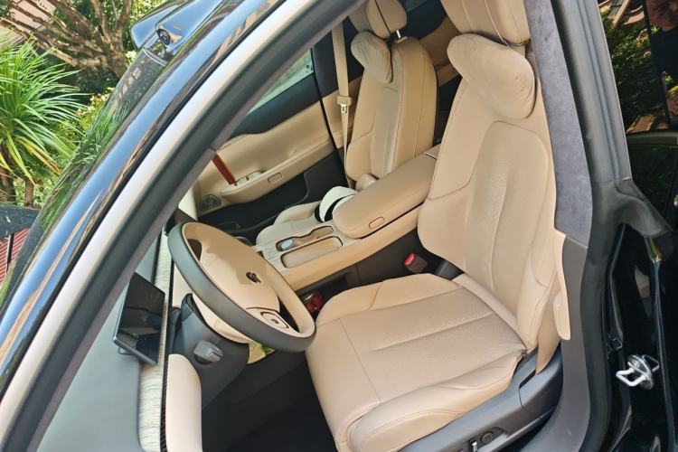 Used Nio ET7 2022 75 kWh Left Front Seat