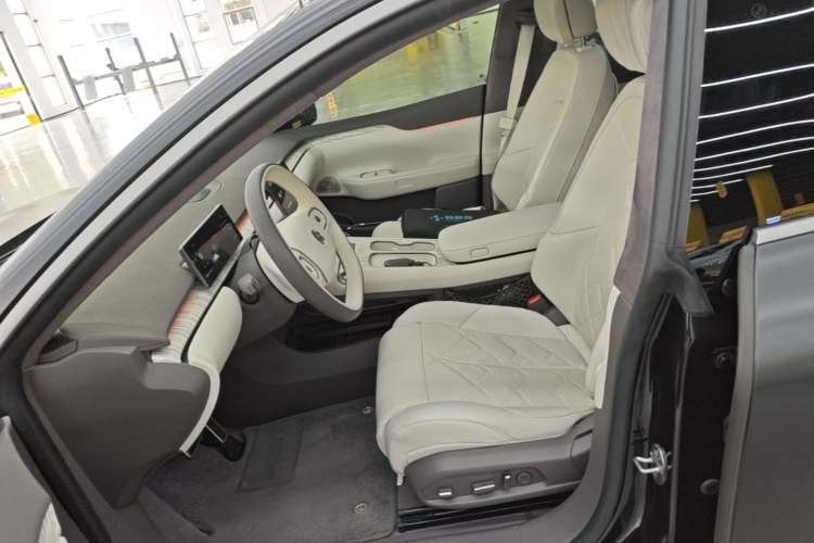 Used Nio ET7 2022 100kWh First Edition Left Front Seat