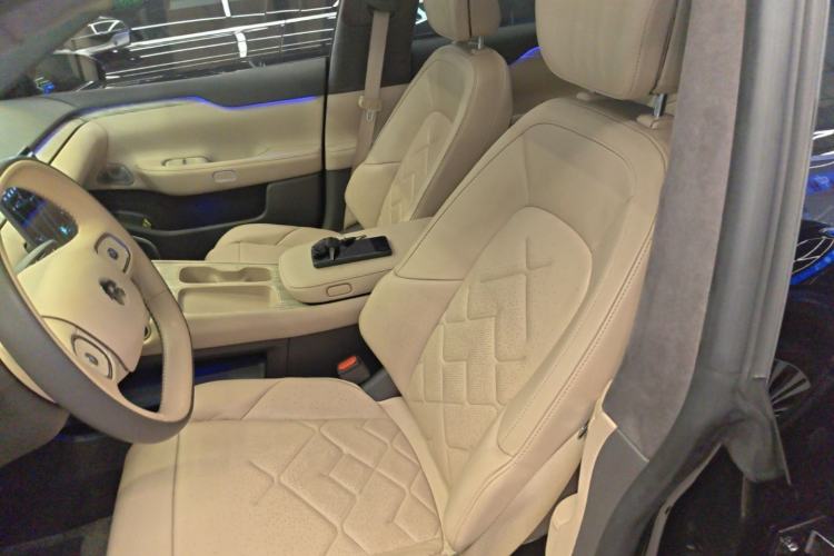 Used Nio ET7 2022 100 kWh Left Front Seat
