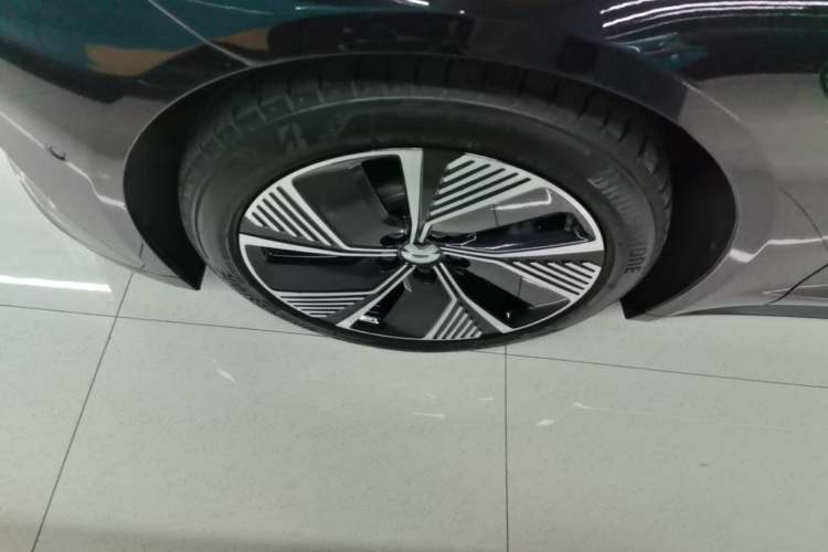 Used Nio ET7 2022 100kWh First Edition Left Front Wheel Hub