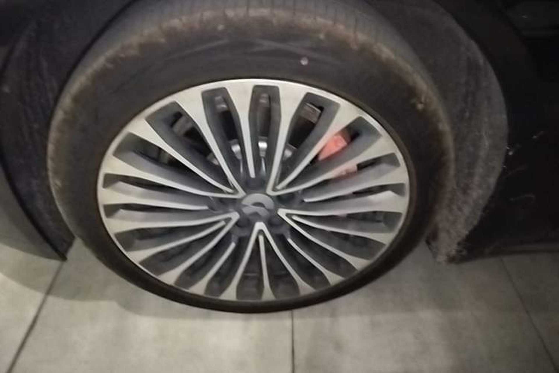 Used Nio ET7 2022 75 kWh Left Front Wheel Hub