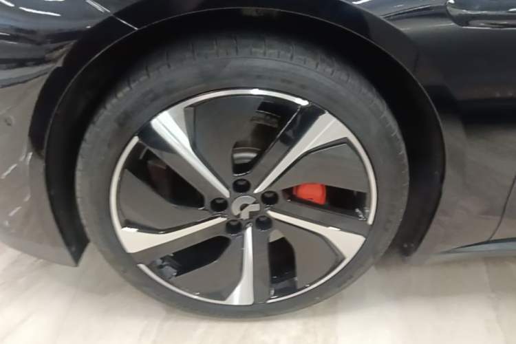Used Nio ET7 2022 100kWh First Edition Left Front Wheel Hub
