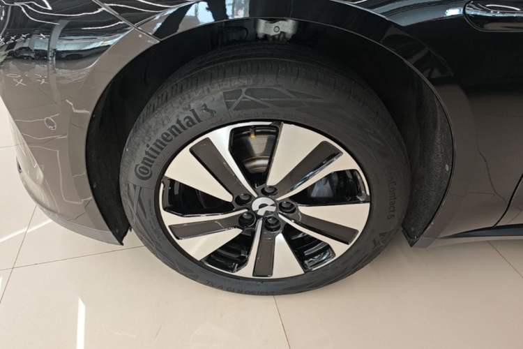 Used Nio ET7 2022 75 kWh Left Front Wheel Hub