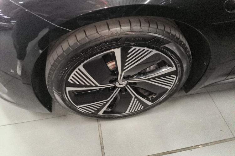 Used Nio ET7 2022 100kWh First Edition Left Front Wheel Hub