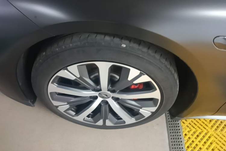Used Nio ET7 2022 100kWh First Edition Left Front Wheel Hub