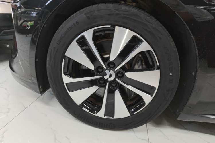 Used Nio ET7 2022 75 kWh Left Front Wheel Hub