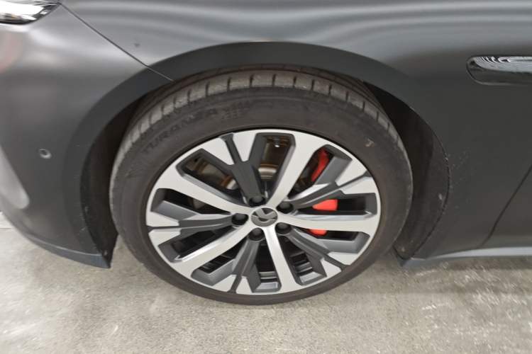 Used Nio ET7 2022 100kWh First Edition Left Front Wheel Hub