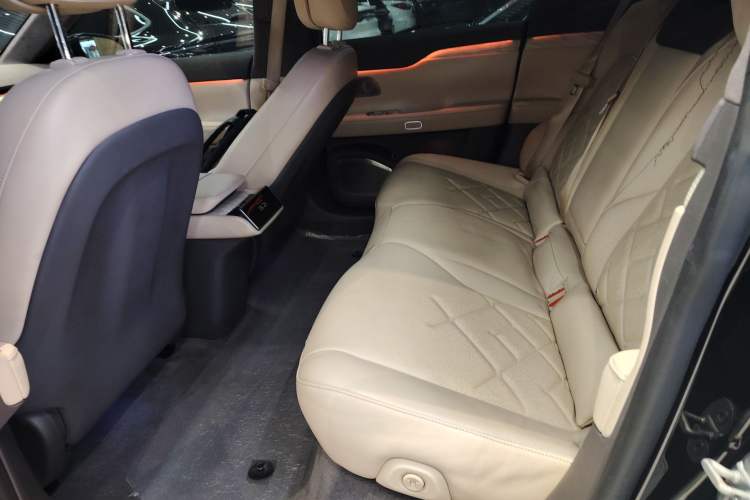 Used Nio ET7 2022 100kWh First Edition Left Rear Seat