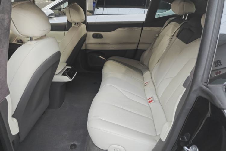 Used Nio ET7 2022 75 kWh Left Rear Seat