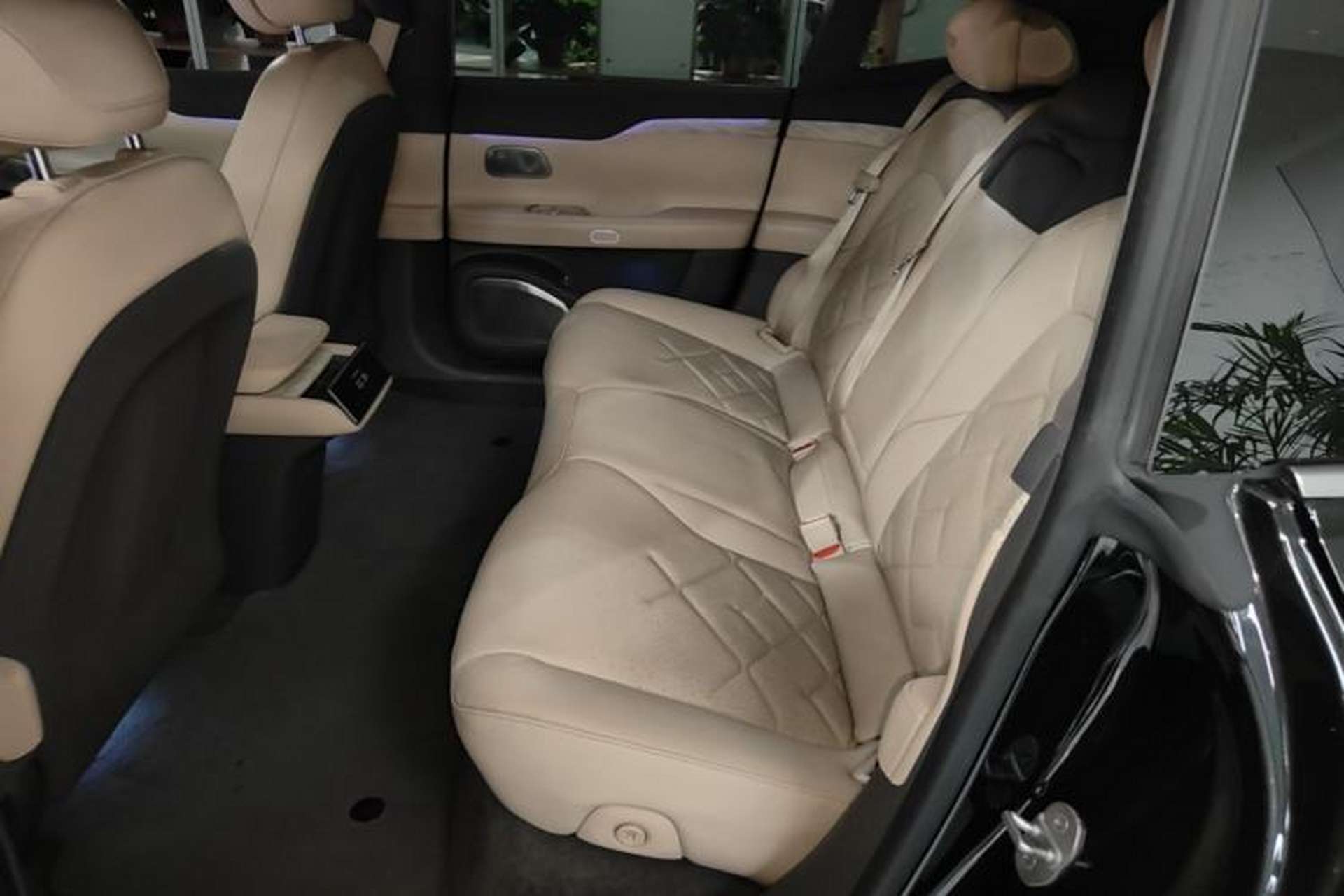 Used Nio ET7 2022 100kWh First Edition Left Rear Seat