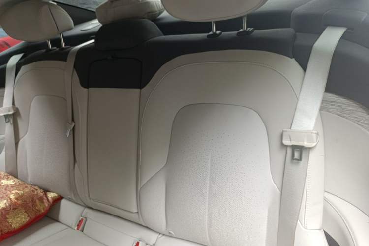 Used Nio ET7 2022 75 kWh Left Rear Seat