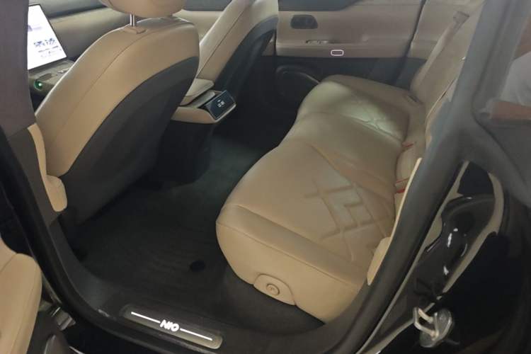 Used Nio ET7 2022 100 kWh Left Rear Seat