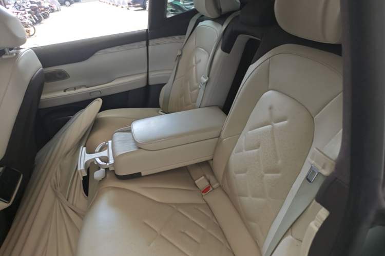 Used Nio ET7 2022 100kWh First Edition Left Rear Seat