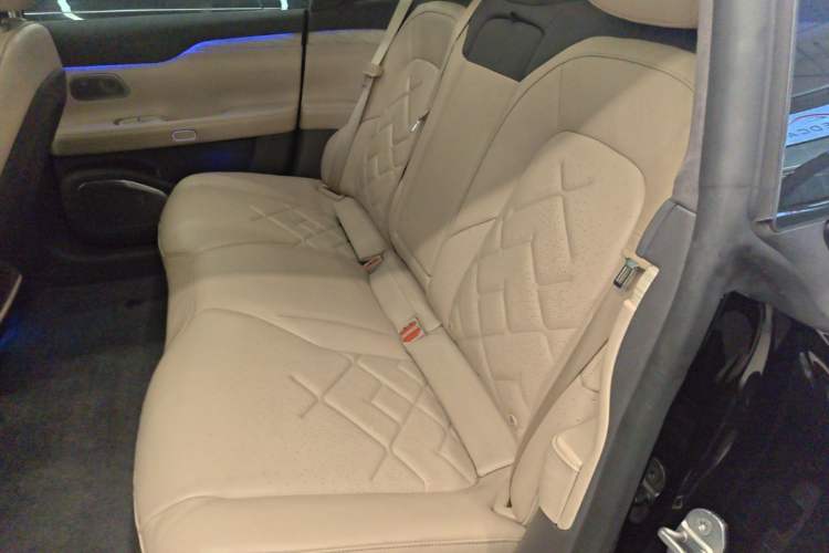 Used Nio ET7 2022 100 kWh Left Rear Seat