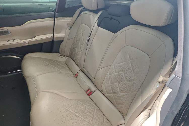 Used Nio ET7 2022 100kWh First Edition Left Rear Seat