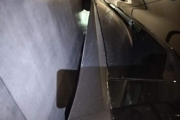 Used Nio ET7 2022 75 kWh Left Side Sill
