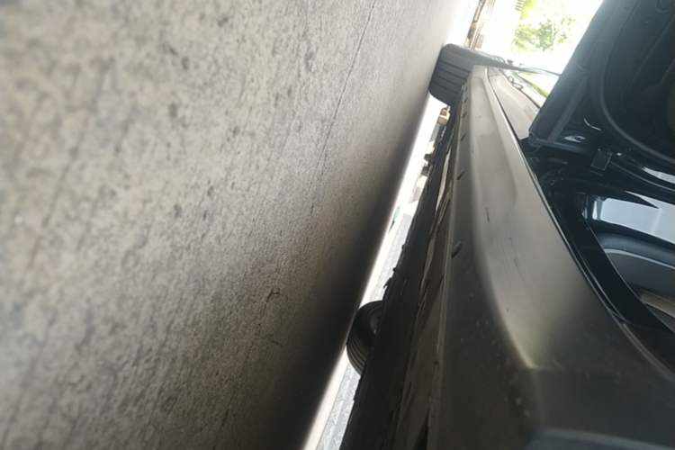 Used Nio ET7 2022 75 kWh Left Side Sill