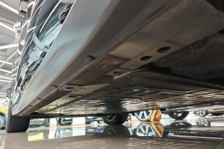 Used Nio ET7 2022 75 kWh Left Side Sill