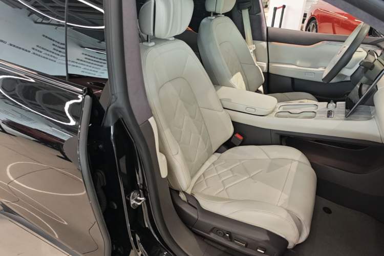 Used Nio ET7 2022 100kWh First Edition Right Front Seat