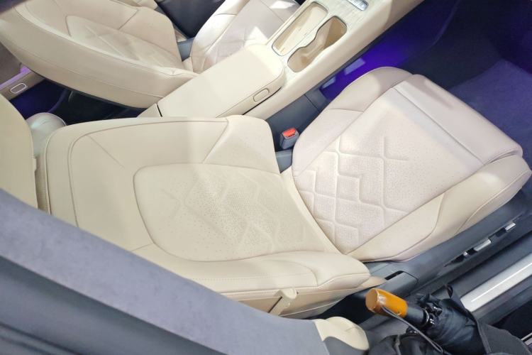 Used Nio ET7 2022 100 kWh Right Front Seat