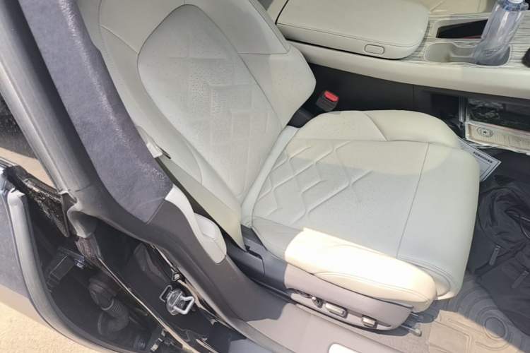 Used Nio ET7 2022 100kWh First Edition Right Front Seat