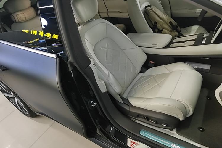 Used Nio ET7 2022 75 kWh Right Front Seat