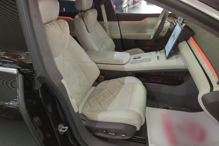 Used Nio ET7 2022 75 kWh Right Front Seat
