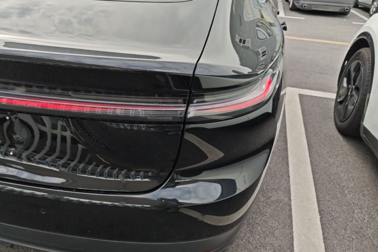 Used Nio ET7 2022 100kWh First Edition Right Rear Taillight