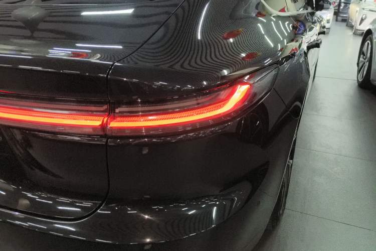 Used Nio ET7 2022 100kWh First Edition Right Rear Taillight