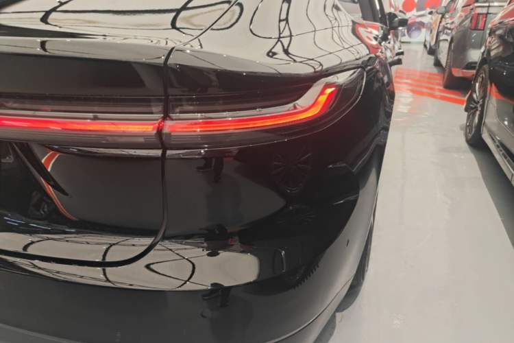 Used Nio ET7 2022 100kWh First Edition Right Rear Taillight