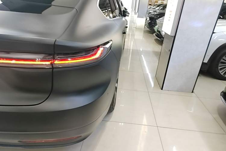 Used Nio ET7 2022 75 kWh Right Rear Taillight