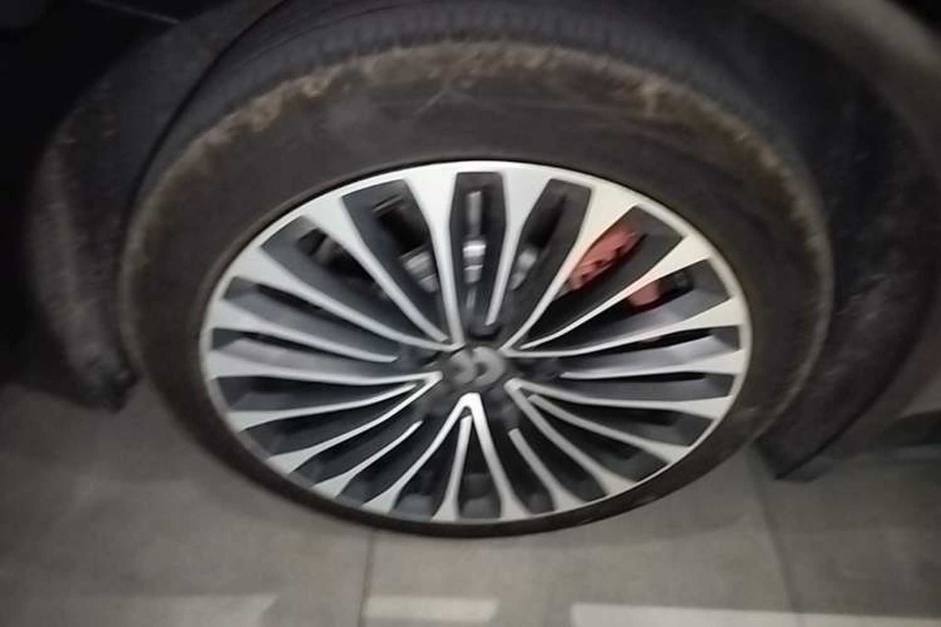 Used Nio ET7 2022 75 kWh Right Rear Wheel Hub