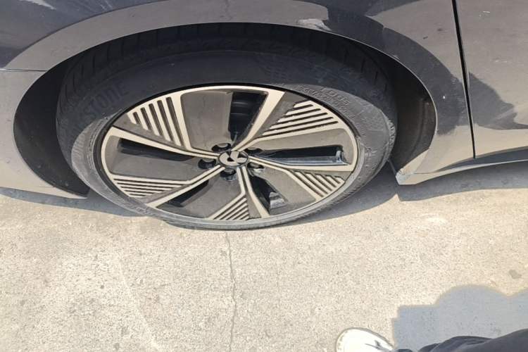 Used Nio ET7 2022 100kWh First Edition Right Rear Wheel Hub